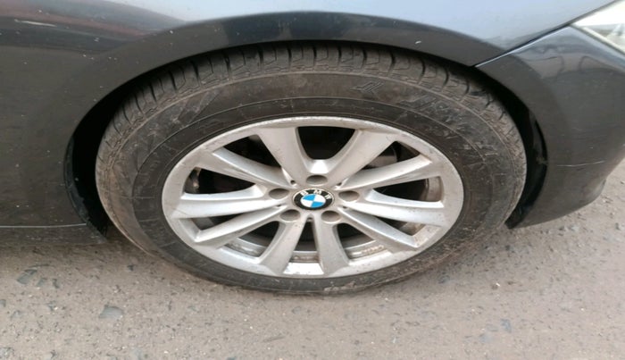 2012 BMW 3 Series 320d, Diesel, Automatic, 1,20,049 km, tyre