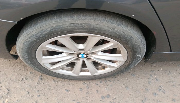 2012 BMW 3 Series 320d, Diesel, Automatic, 1,20,049 km, tyre