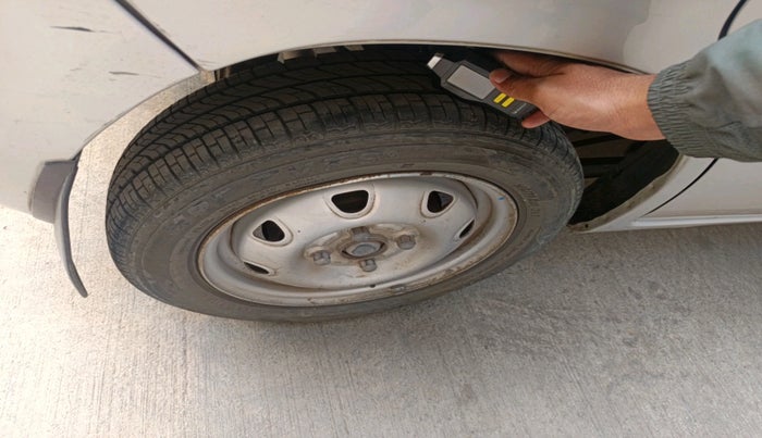 2011 Maruti Zen Estilo LXI, Petrol, Manual, 26,088 km, tyre