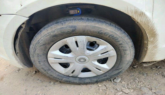 2011 Maruti Swift Dzire VXI, Petrol, Manual, 1,25,964 km, tyre