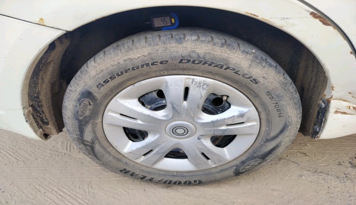 2011 Maruti Swift Dzire VXI, Petrol, Manual, 1,25,964 km, tyre