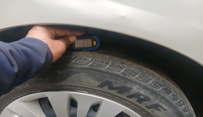 2015 Maruti Ertiga VXI, Petrol, Manual, 82,932 km, tyre