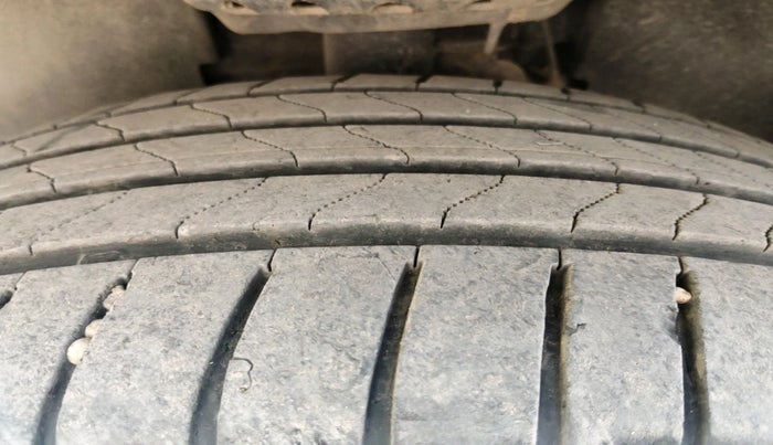 2022 Tata Harrier XZA PLUS 2.0L DARK EDITION, Diesel, Automatic, 1,06,397 km, tyre