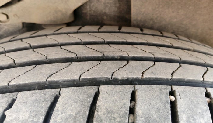 2022 Tata Harrier XZA PLUS 2.0L DARK EDITION, Diesel, Automatic, 1,06,397 km, tyre