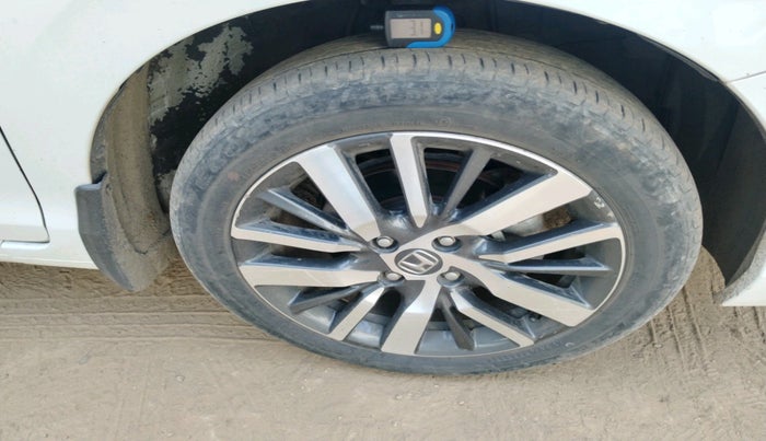 2023 Honda City 1.5L I-VTEC ZX, Petrol, Manual, 28,486 km, tyre