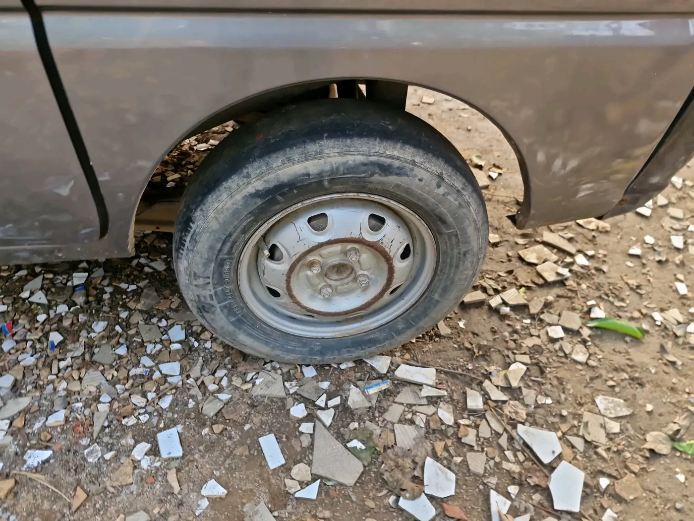 2019 Maruti Eeco 7 STR, CNG, Manual, 1,98,821 km, tyre