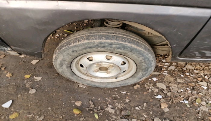 2019 Maruti Eeco 7 STR, Petrol, Manual, 1,98,821 km, tyre