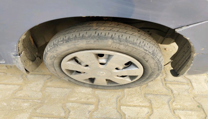 2011 Maruti Wagon R 1.0 LXI CNG, Petrol, Manual, 1,33,222 km, tyre