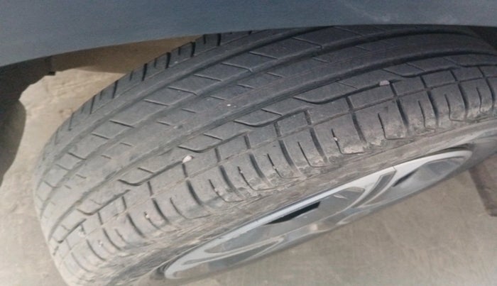 2024 Tata NEXON Smart Plus 1.2 Revotron 6 AMT, Petrol, Automatic, 14,456 km, tyre