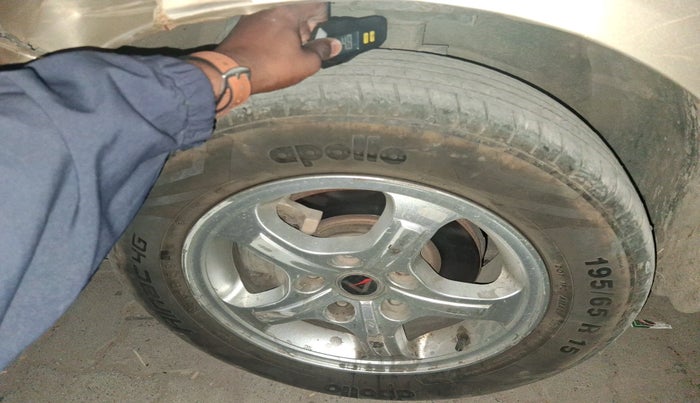 2008 Maruti SX4 VXI, Petrol, Manual, 1,08,231 km, tyre