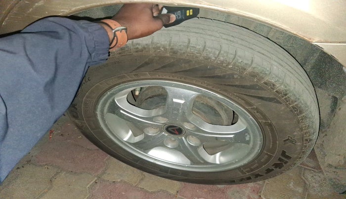 2008 Maruti SX4 VXI, Petrol, Manual, 1,08,231 km, tyre