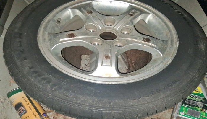 2008 Maruti SX4 VXI, Petrol, Manual, 1,08,231 km, tyre