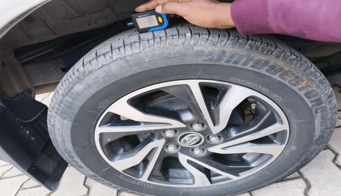 2021 Toyota Innova Crysta 2.4 VX 7 STR, Diesel, Manual, 65,368 km, tyre