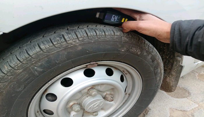 2013 Hyundai Eon ERA +, Petrol, Manual, 27,350 km, tyre