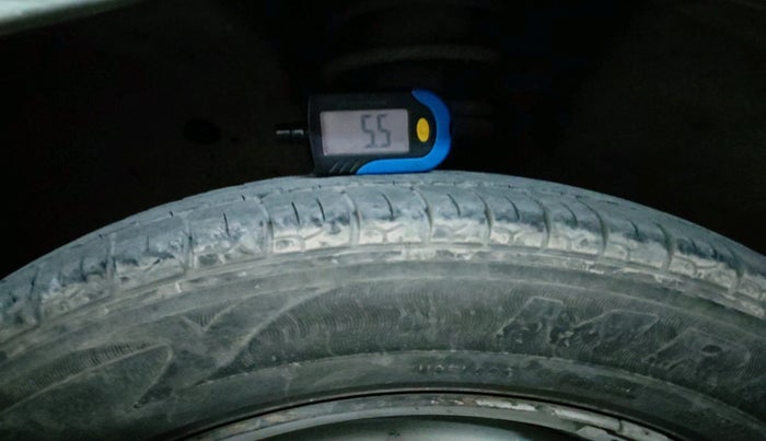 2012 Maruti Wagon R 1.0 LXI, Petrol, Manual, 1,58,575 km, tyre