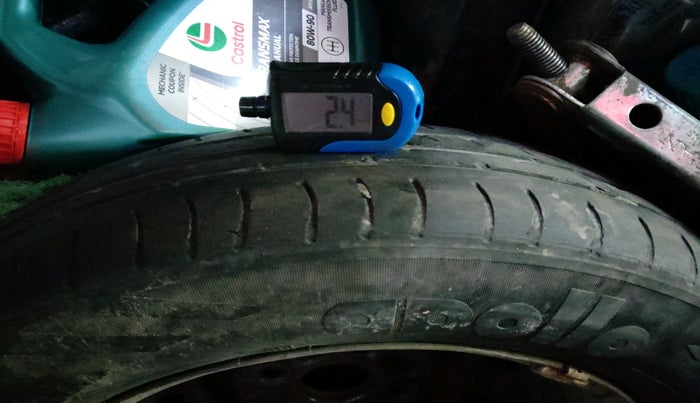 2012 Maruti Wagon R 1.0 LXI, Petrol, Manual, 1,58,575 km, tyre