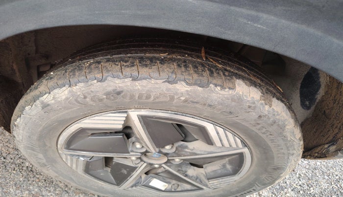 2023 Tata NEXON CREATIVE DUAL TONE 1.2 PETROL, Petrol, Manual, 44,874 km, tyre