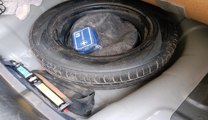 2018 Hyundai Verna 1.6 VTVT SX, Petrol, Manual, 53,368 km, tyre