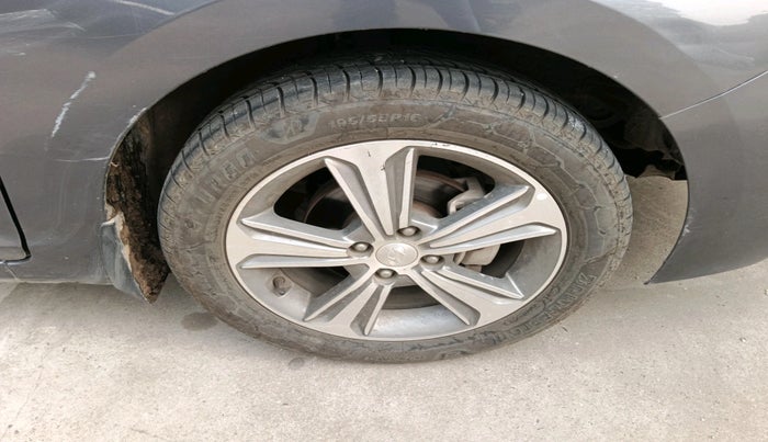 2018 Hyundai Verna 1.6 VTVT SX, Petrol, Manual, 53,368 km, tyre