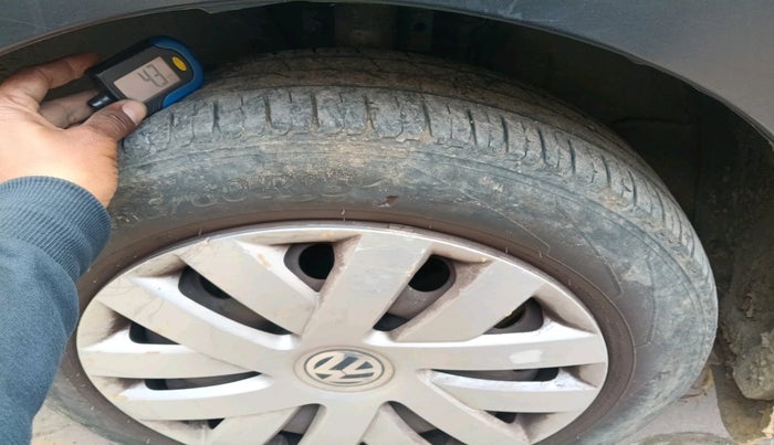 2016 Volkswagen Polo COMFORTLINE 1.2L, Petrol, Manual, 88,758 km, tyre