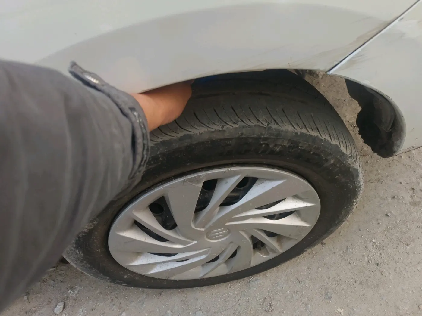 2021 Maruti Ertiga VXI CNG, CNG, Manual, 71,903 km, tyre