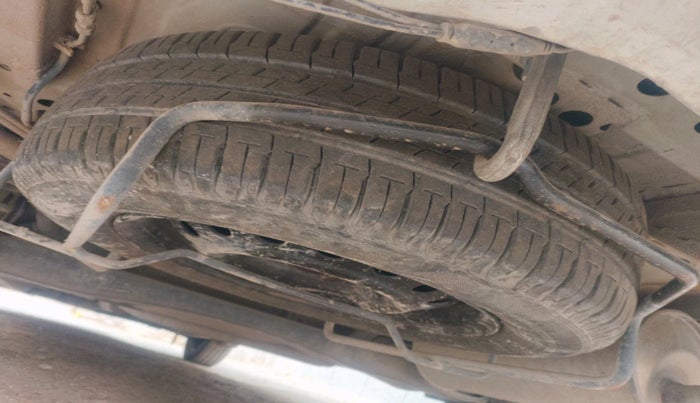 2021 Maruti Ertiga VXI CNG, Petrol, Manual, 71,903 km, tyre