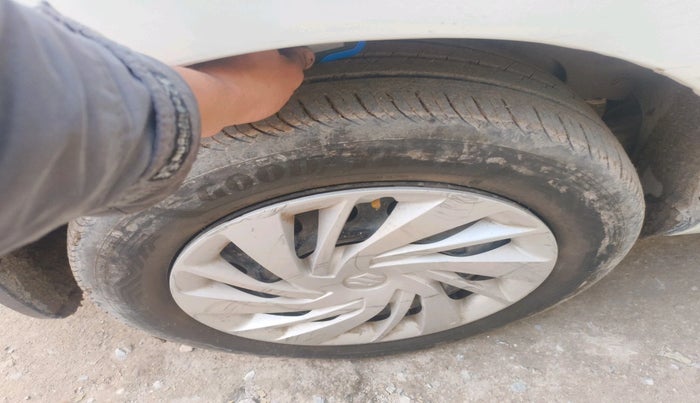 2021 Maruti Ertiga VXI CNG, Petrol, Manual, 71,903 km, tyre