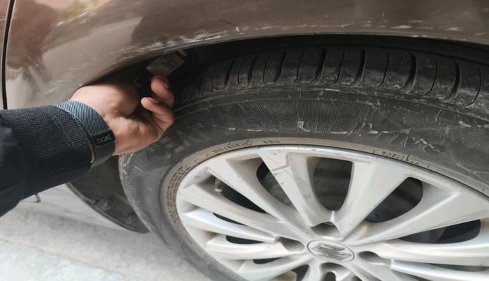 2016 Maruti Ciaz VXI+, Petrol, Manual, 97,215 km, tyre