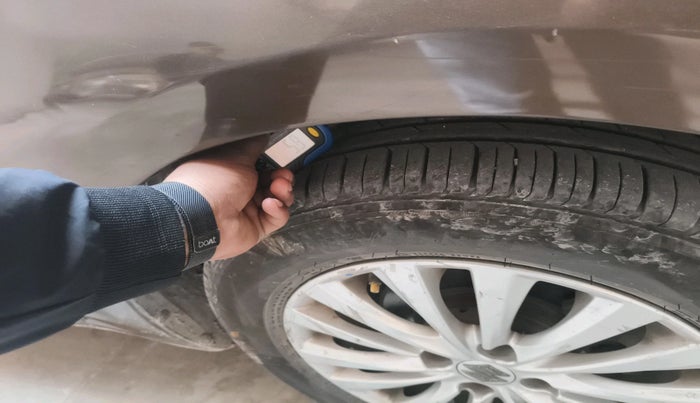 2016 Maruti Ciaz VXI+, Petrol, Manual, 97,215 km, tyre