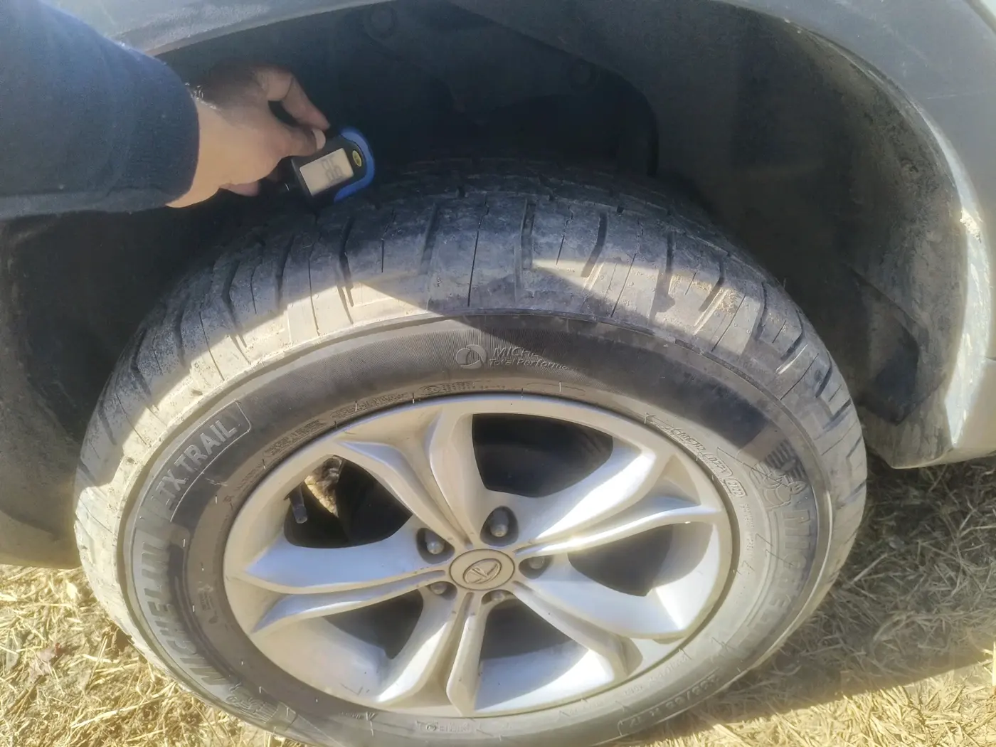 2019 Tata Harrier XT 2.0L KRYOTEC, Diesel, Manual, 52,545 km, tyre