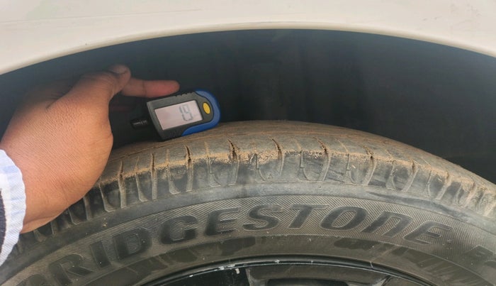 2011 Volkswagen Vento TRENDLINE DIESEL 1.6, Diesel, Manual, 1,71,674 km, tyre