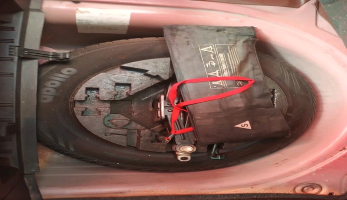 2017 Volkswagen Polo GT TSI AT, Petrol, Automatic, 1,17,198 km, tyre