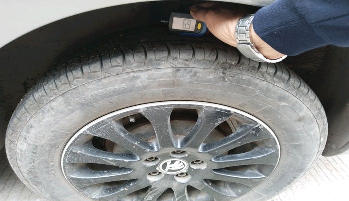 2015 Skoda Rapid 1.5 TDI CR ELEGANCE, Diesel, Manual, 1,33,849 km, tyre