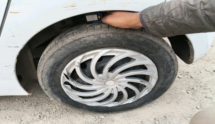 2018 Hyundai Eon ERA +, Petrol, Manual, 52,412 km, tyre