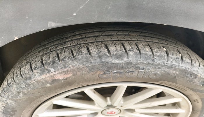 2021 Maruti XL6 ALPHA AT, Petrol, Automatic, 25,093 km, tyre