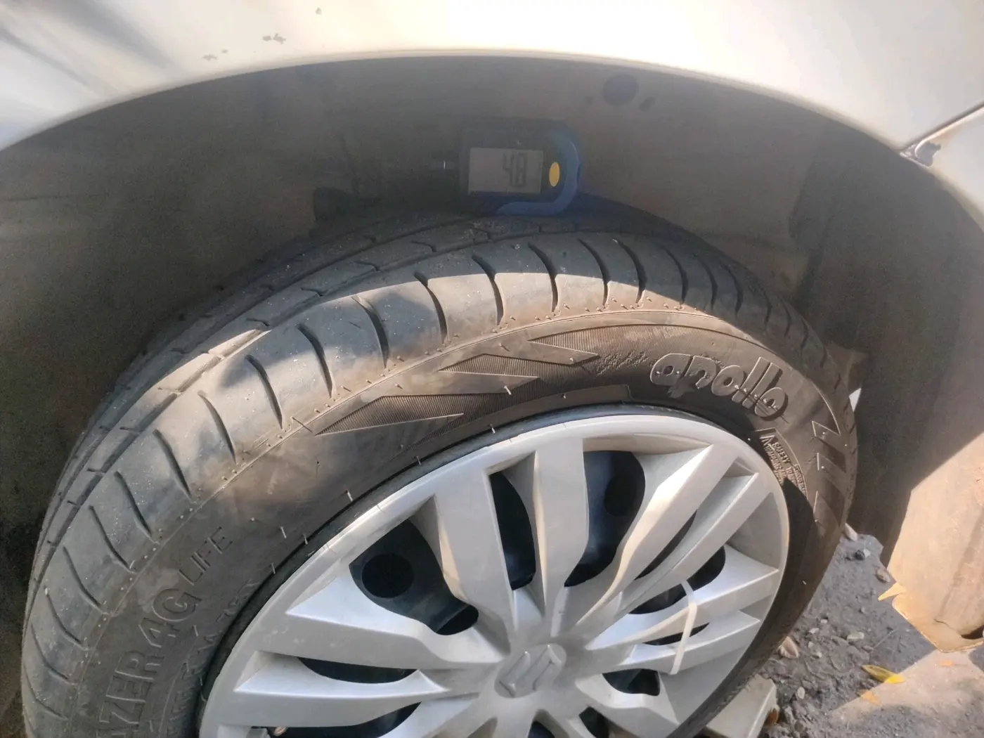 2015 Maruti Wagon R 1.0 VXI, Petrol, Manual, 85,612 km, tyre