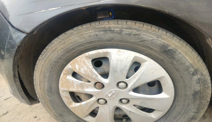 2011 Hyundai i10 SPORTZ 1.2, Petrol, Manual, 1,09,385 km, tyre