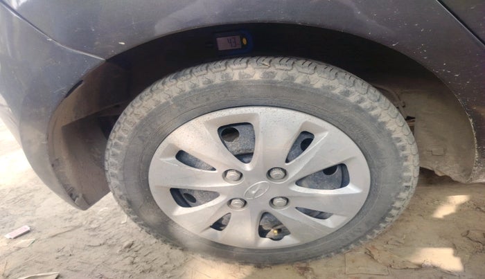 2011 Hyundai i10 SPORTZ 1.2, Petrol, Manual, 1,09,385 km, tyre