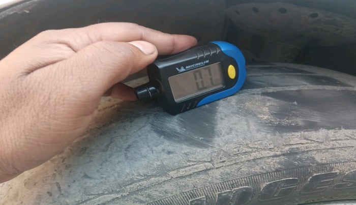 2015 Honda City 1.5L I-VTEC VX, Petrol, Manual, 1,04,941 km, tyre