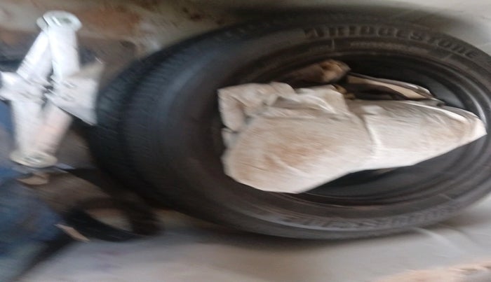 2015 Honda City 1.5L I-VTEC VX, Petrol, Manual, 1,04,941 km, tyre