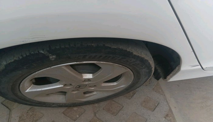 2015 Honda City 1.5L I-VTEC VX, Petrol, Manual, 1,04,941 km, tyre