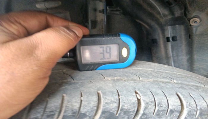 2022 Renault TRIBER RXZ, Petrol, Manual, 47,490 km, tyre