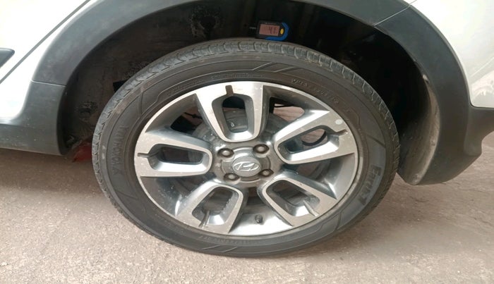 2017 Hyundai i20 Active 1.2 SX, Petrol, Manual, 72,860 km, tyre