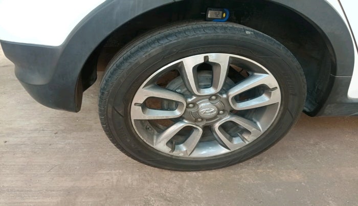 2017 Hyundai i20 Active 1.2 SX, Petrol, Manual, 72,860 km, tyre