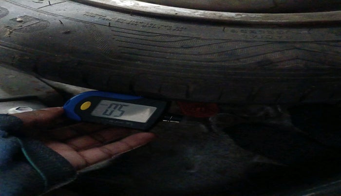 2012 Maruti Wagon R 1.0 LXI CNG, Petrol, Manual, 1,25,971 km, tyre