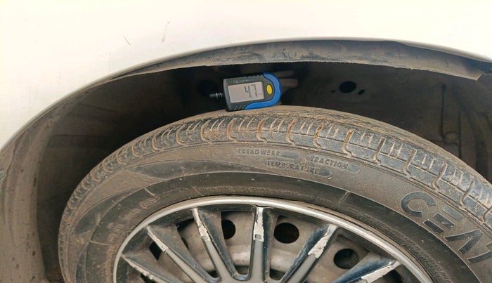 2012 Maruti Wagon R 1.0 LXI CNG, Petrol, Manual, 1,25,971 km, tyre