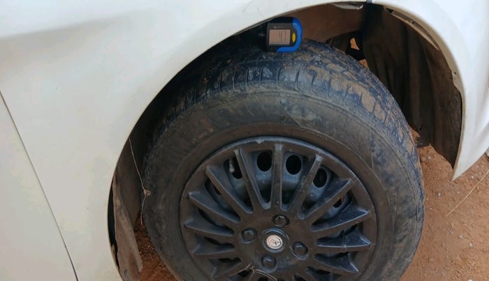 2013 Honda Amaze 1.5L I-DTEC E, Diesel, Manual, 1,00,066 km, tyre