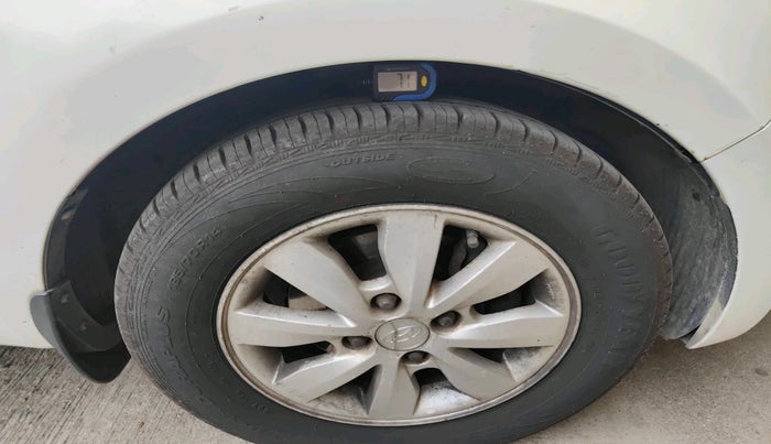 2013 Hyundai i20 SPORTZ 1.2, Petrol, Manual, 74,457 km, tyre