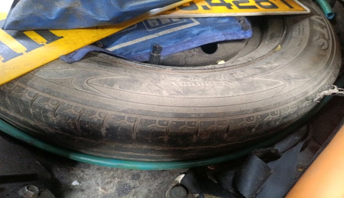 2016 Maruti Wagon R 1.0 LXI CNG, CNG, Manual, 1,80,143 km, tyre