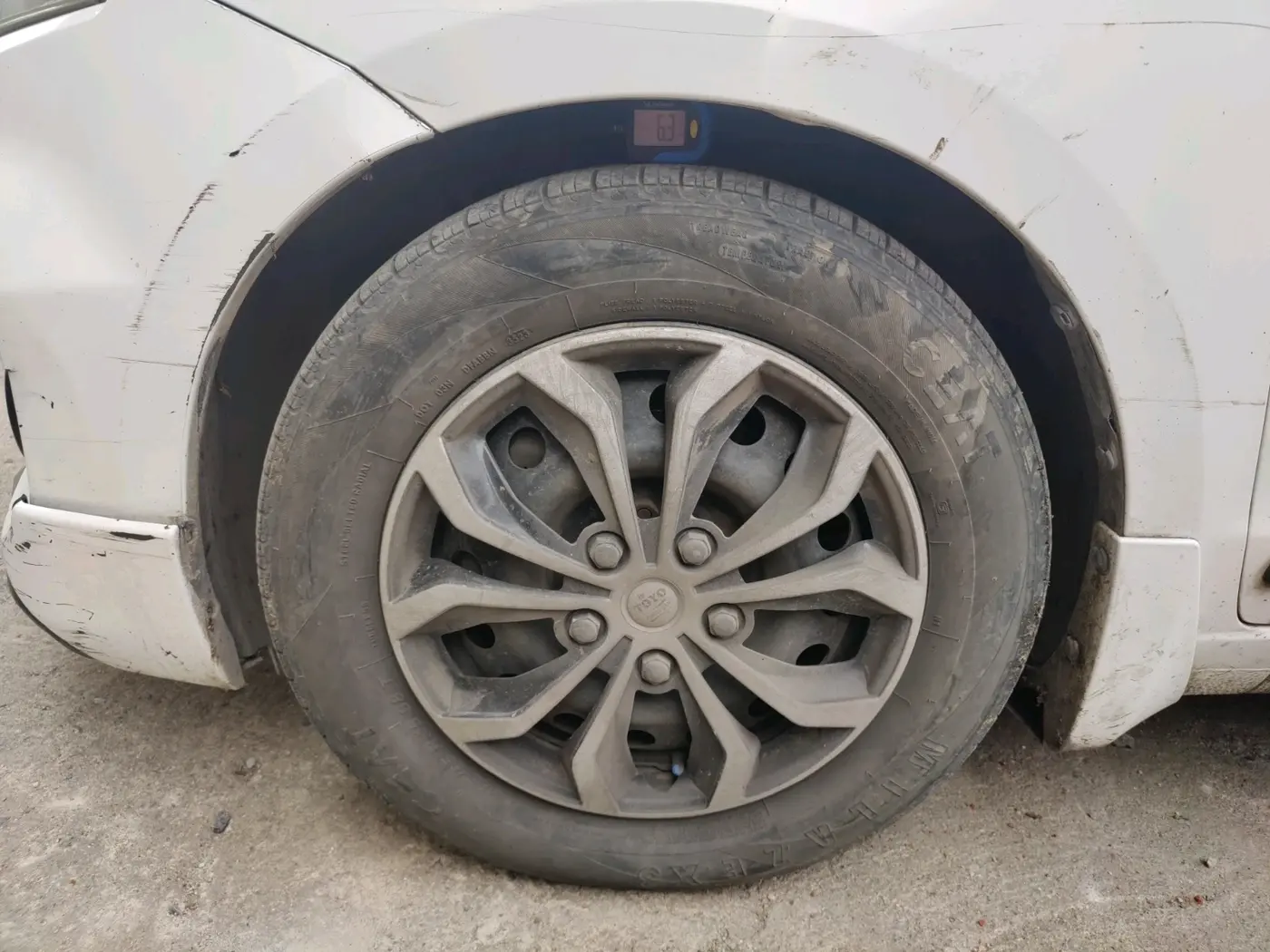 2017 Maruti Ertiga VXI, CNG, Manual, 95,844 km, tyre